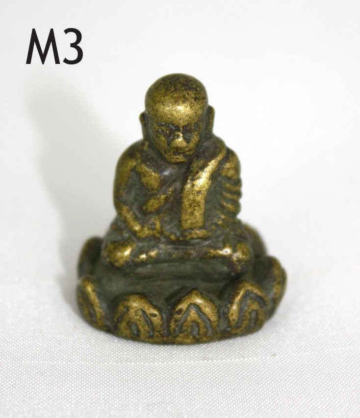 Small Buddhist amulets – different styles and prices - farangshop-co