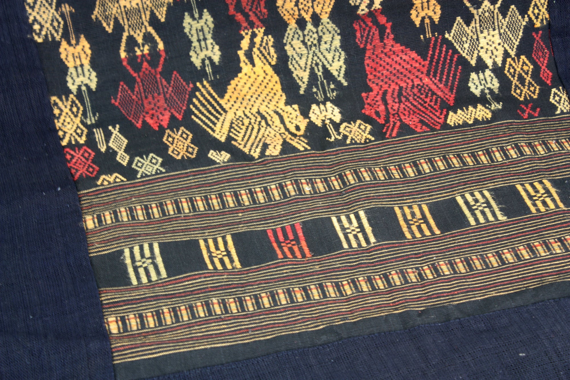 Handwoven Laos Silk hanging - table runner 165cm, LA2. - farangshop-co