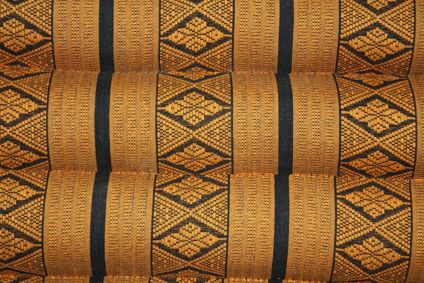 Thai cushion, Black and gold pattern standard - farangshop-co